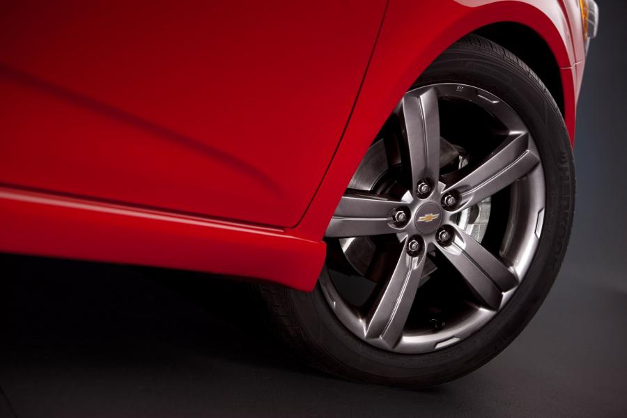  Chevrolet Sonic RS 2013 года  (фото 40 из 55)